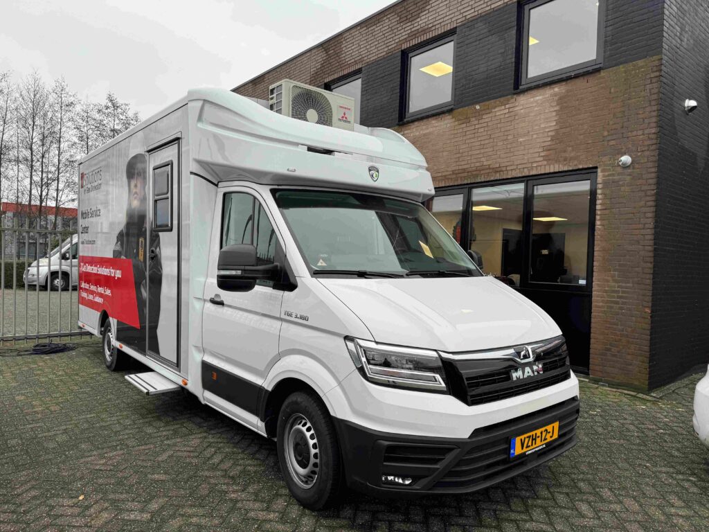 De 7Solutions Service Truck van buiten